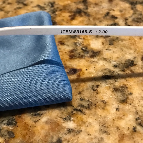 👓 NWT Variety of brands reading glasses - Picture 4 of 8